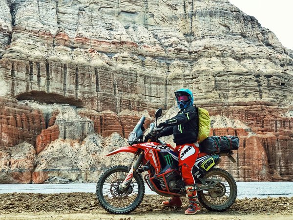 Was muss ich bei der Auswahl von Motorradbekleidung beachten?